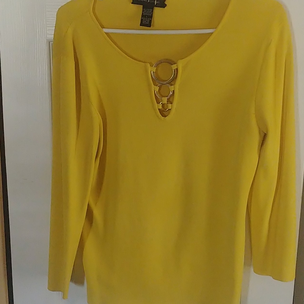 Blouse - Picture 2 of 3